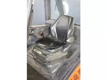 Wózki widłowe diesel 2015  Linde H30D-02 (24)