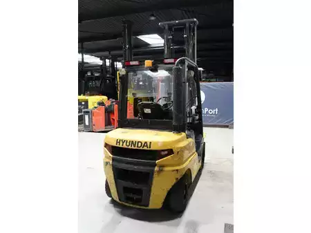 Dieselstapler 2017  Hyundai 25D-9 (6)