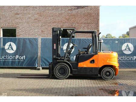 Carrelli elevatori diesel 2012  Doosan D45SC-5 (2)