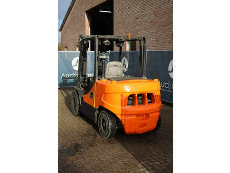 Carrelli elevatori diesel 2012  Doosan D45SC-5 (4)