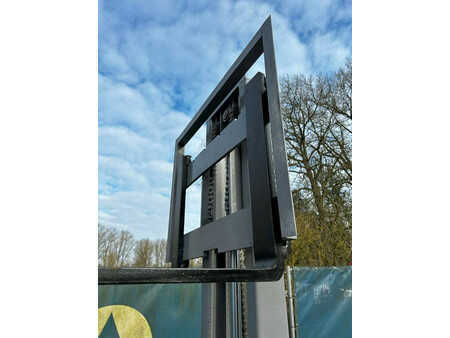 Elektro čtyřkolový VZV - Freelift CMF05 (16)