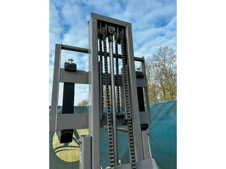 Elektro čtyřkolový VZV - Freelift CMF05 (17)