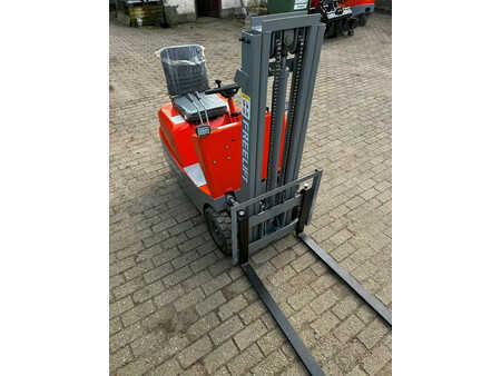 Elektro čtyřkolový VZV - Freelift CMF05 (3)