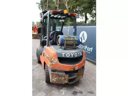 Gas truck 2008  Toyota 8FGJF35 (17)