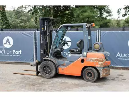 Gas truck 2008  Toyota 8FGJF35 (3)