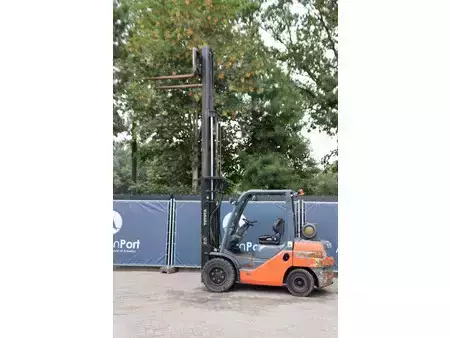 Gas truck 2008  Toyota 8FGJF35 (33)