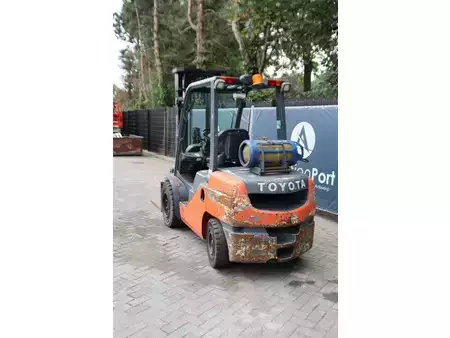 Gas truck 2008  Toyota 8FGJF35 (4)