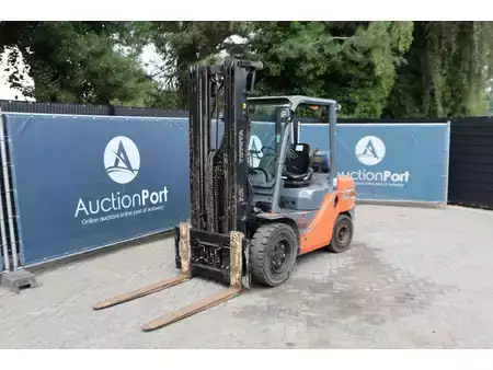 Gas truck 2008  Toyota 8FGJF35 (9)