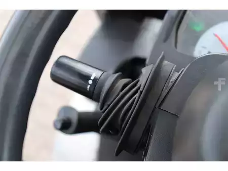 Empilhador diesel 2005  Nissan FL01A15 (23)