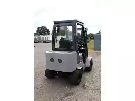 Empilhador diesel 2005  Nissan FL01A15 (6)