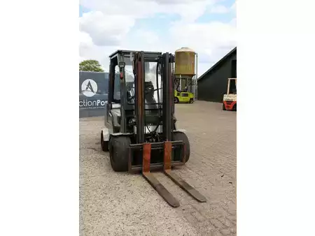 Empilhador diesel 2005  Nissan FL01A15 (7)