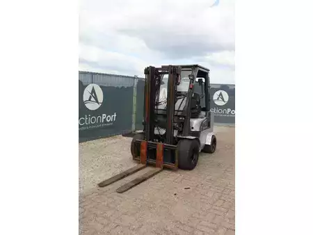 Empilhador diesel 2005  Nissan FL01A15 (9)