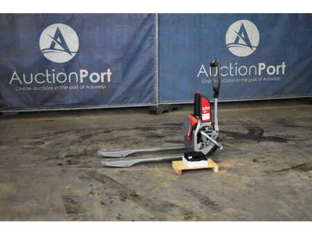 Electric Pallet Trucks 2022  Linde Citi One 1130-01 (1) 