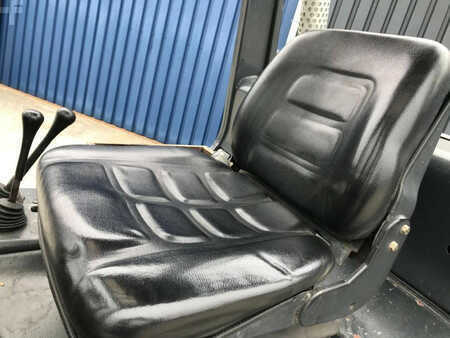 Carrelli elevatori diesel 1992  Linde H40D (16)