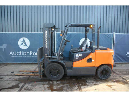 Dieselstapler 2018  Doosan D40SC-7 (2)