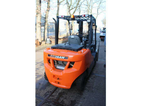 Dieselstapler 2018  Doosan D40SC-7 (5)