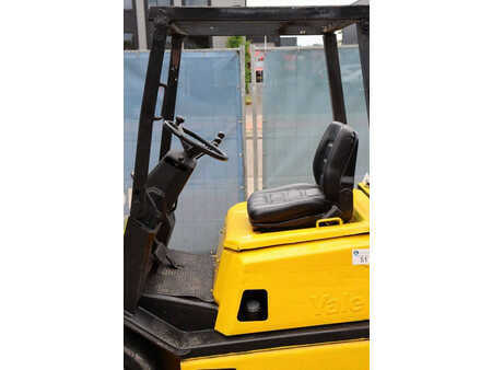 Carrelli elevatori diesel - Yale GDP 30 (21)