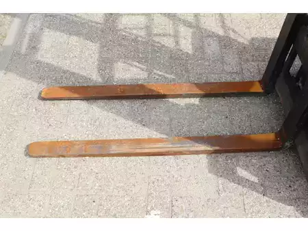 4-wiel elektrische heftrucks 2002  BT CEE 1.5T (11)