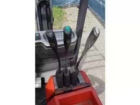 4-wiel elektrische heftrucks 2002  BT CEE 1.5T (24)