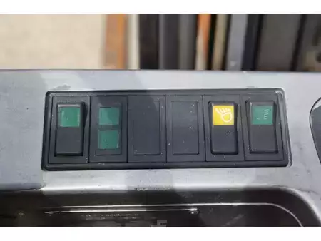 4-wiel elektrische heftrucks 2002  BT CEE 1.5T (25)
