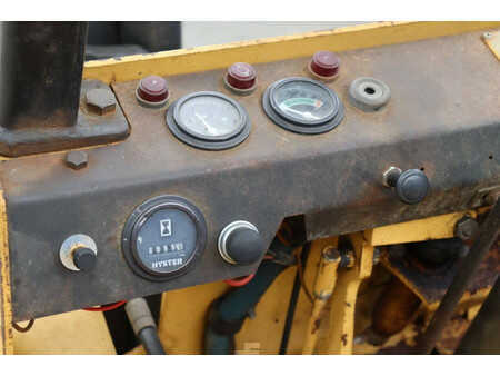 Carrelli elettrici 4 ruote 1986  Hyster H2.50XL (24)