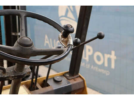 Carrelli elettrici 4 ruote 1986  Hyster H2.50XL (26)