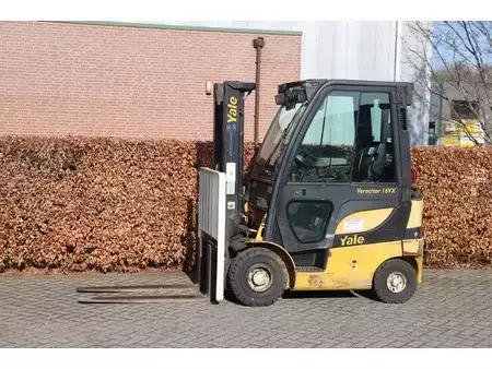 Gas gaffeltruck 2014  Yale GLP16VX (1)