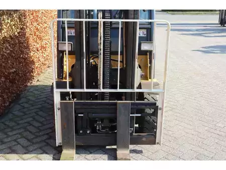 Gas gaffeltruck 2014  Yale GLP16VX (13)