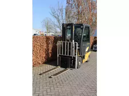 Gas gaffeltruck 2014  Yale GLP16VX (9)