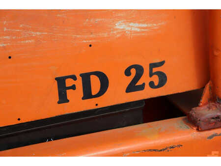 Dieselový VZV - Mitsubishi FD25 (16)