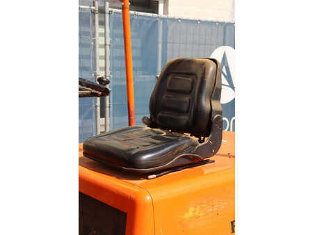 Dieselový VZV - Mitsubishi FD25 (22)