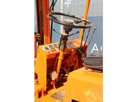 Dieselový VZV - Mitsubishi FD25 (23)