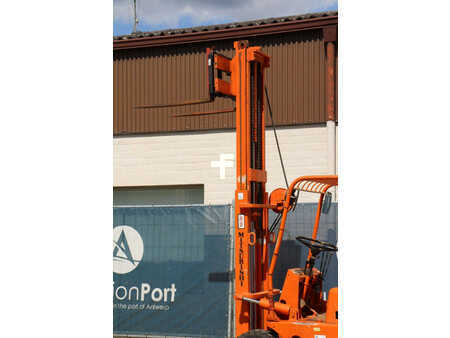 Dieselový VZV - Mitsubishi FD25 (39)