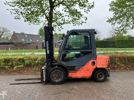 Diesel heftrucks 2012  Toyota 02-8FDF30 (2)