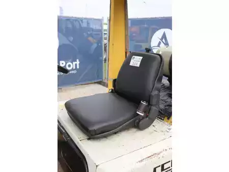 Empilhador a gás 1992  TCM FG30N8 (24)