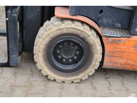 Eléctrica de 4 ruedas 2007  Doosan B30X-5 (14)