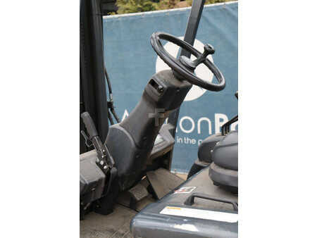 Eléctrica de 4 ruedas 2007  Doosan B30X-5 (24)