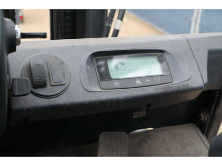 Eléctrica de 4 ruedas 2007  Doosan B30X-5 (28)