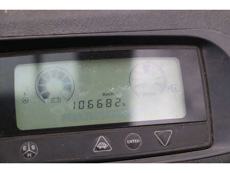 Eléctrica de 4 ruedas 2007  Doosan B30X-5 (29)