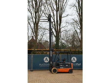 Eléctrica de 4 ruedas 2007  Doosan B30X-5 (34)