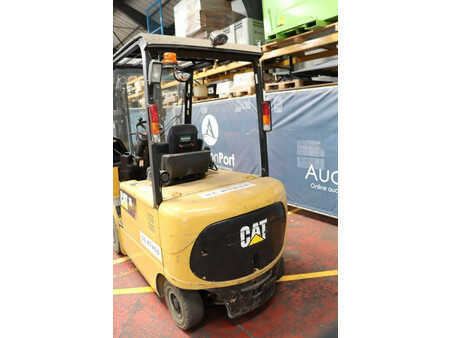 Chariots électriques à 4 roues 2014  CAT Lift Trucks EP35K-PAC (19)