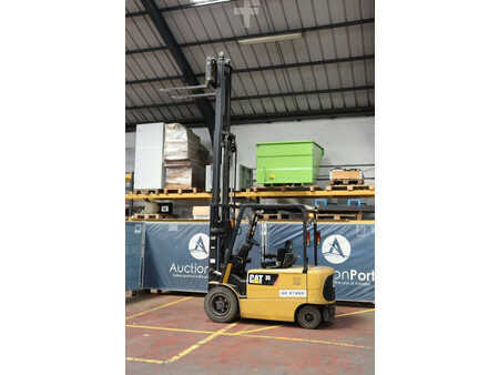 Chariots électriques à 4 roues 2014  CAT Lift Trucks EP35K-PAC (35)
