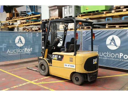 Chariots électriques à 4 roues 2014  CAT Lift Trucks EP35K-PAC (4)