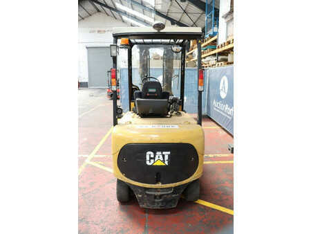 Chariots électriques à 4 roues 2014  CAT Lift Trucks EP35K-PAC (5)