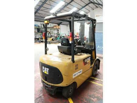 Chariots électriques à 4 roues 2014  CAT Lift Trucks EP35K-PAC (6)