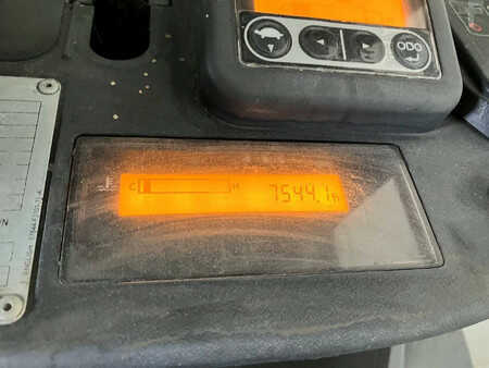 Nestekaasutrukki 2013  Toyota 02-8FGF20 (13)