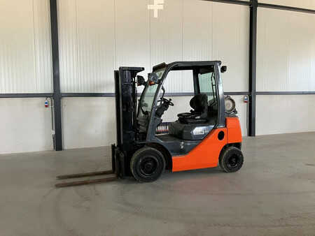 Nestekaasutrukki 2013  Toyota 02-8FGF20 (3)