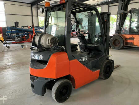 Nestekaasutrukki 2013  Toyota 02-8FGF20 (7)