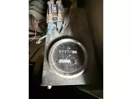 Gázüzemű targoncák - Clark GPM 25 N (12)