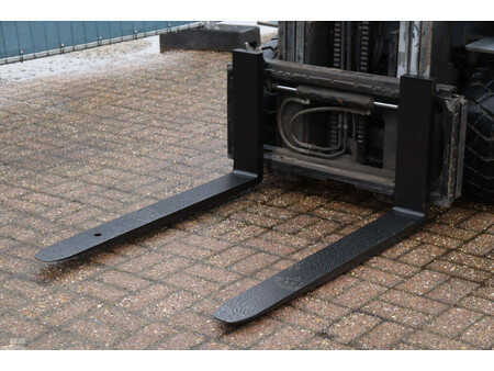 El truck - 4 hjulet 2010  Toyota 7FBMF25 (10)